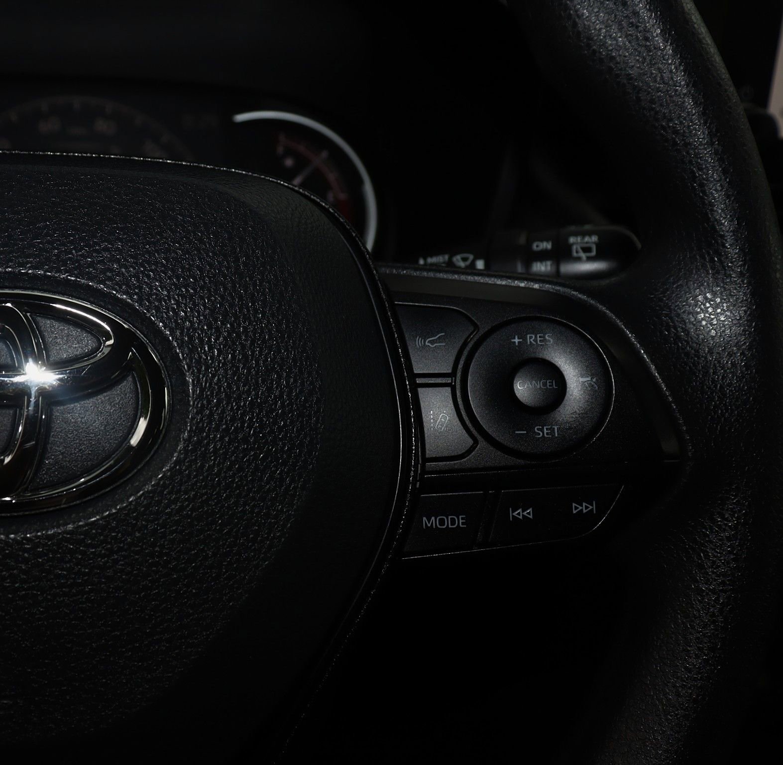 Used 2023 Toyota RAV4 XLE image 22