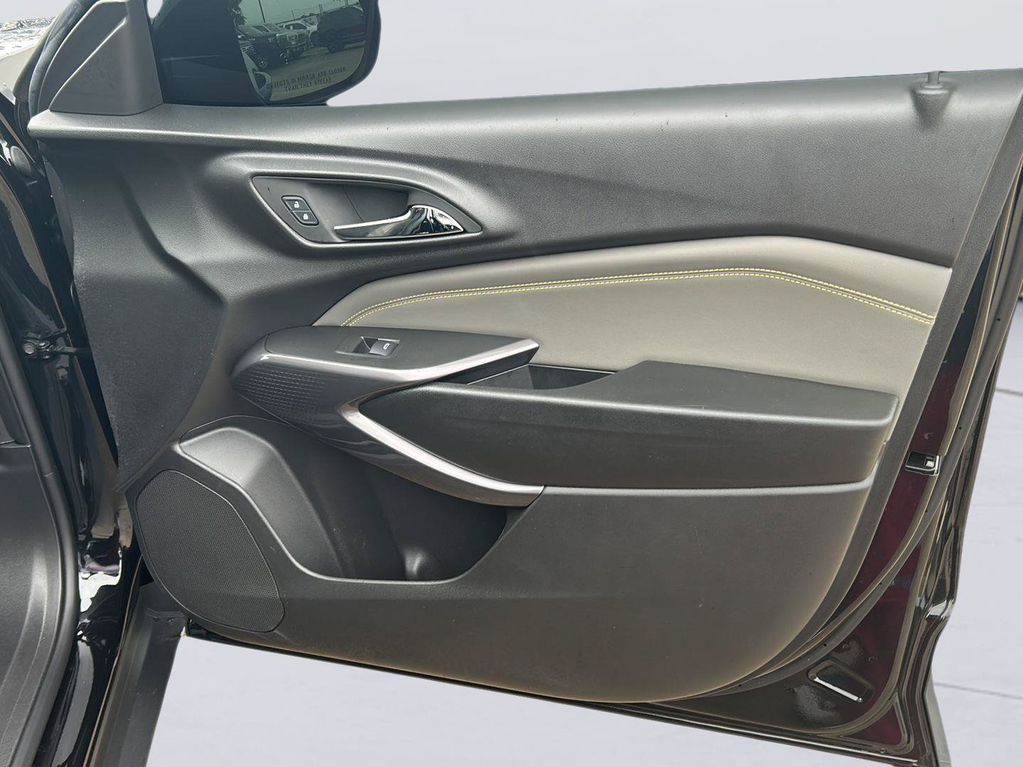 Used 2025 Chevrolet Trax ACTIV w/ Sunroof Package FWD image 30