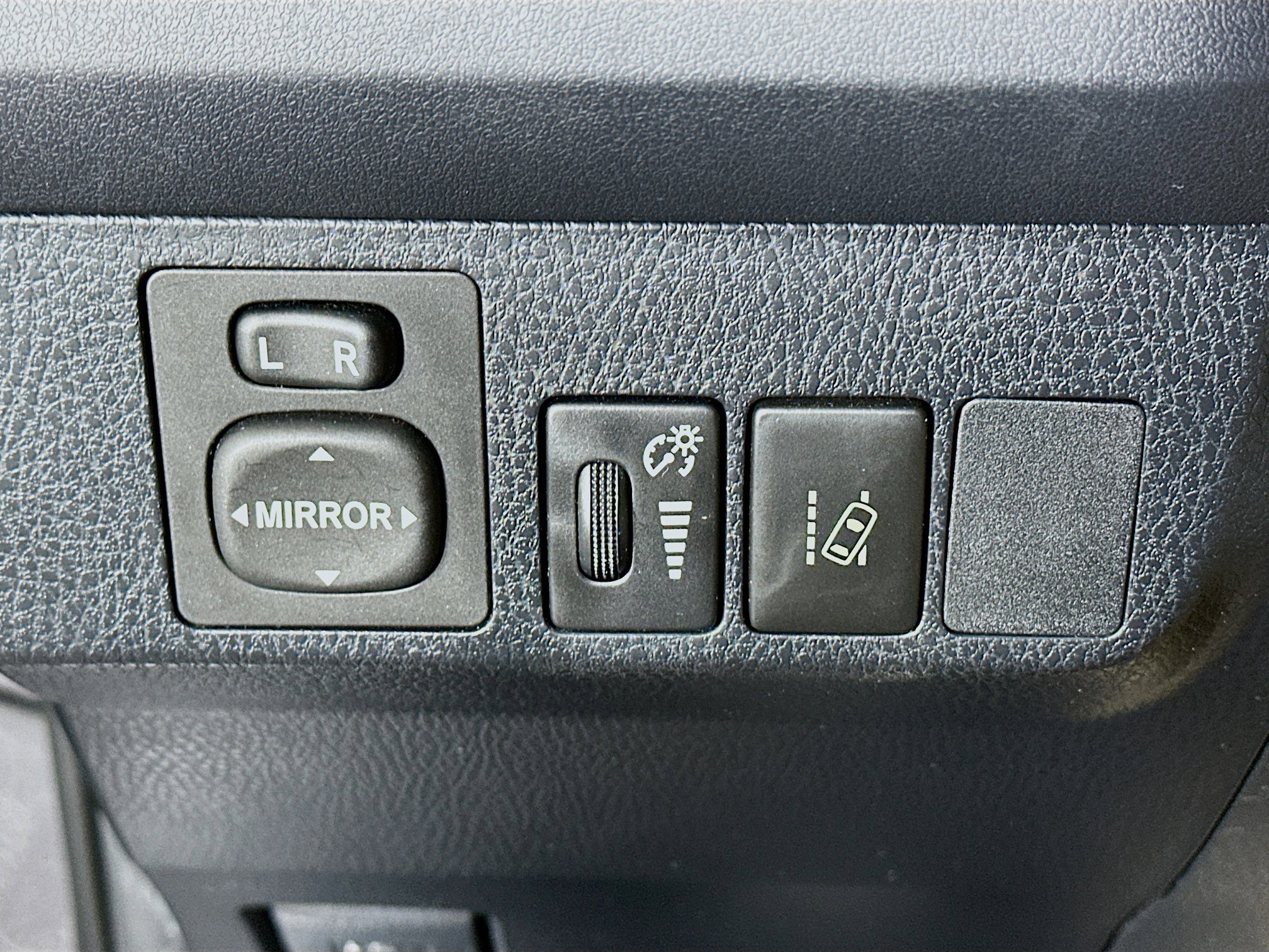 Used 2017 Toyota RAV4 LE w/ All Weather Liner Package image 17