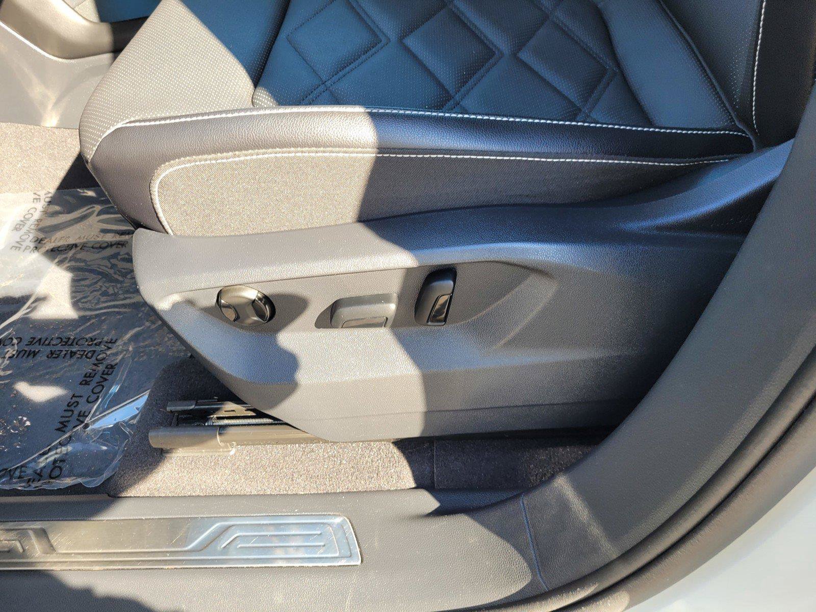 Certified 2024 Volkswagen Atlas SE FWD image 19