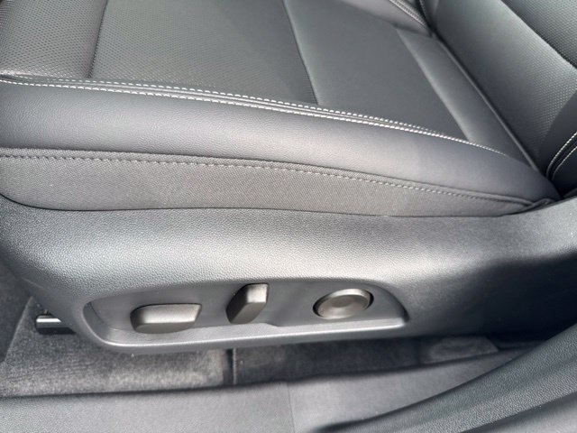 New 2027 GMC Terrain Elevation w/ Elevation Premium Package AWD/4WD image 17