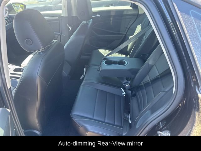 Used 2022 Volkswagen Jetta SE image 17