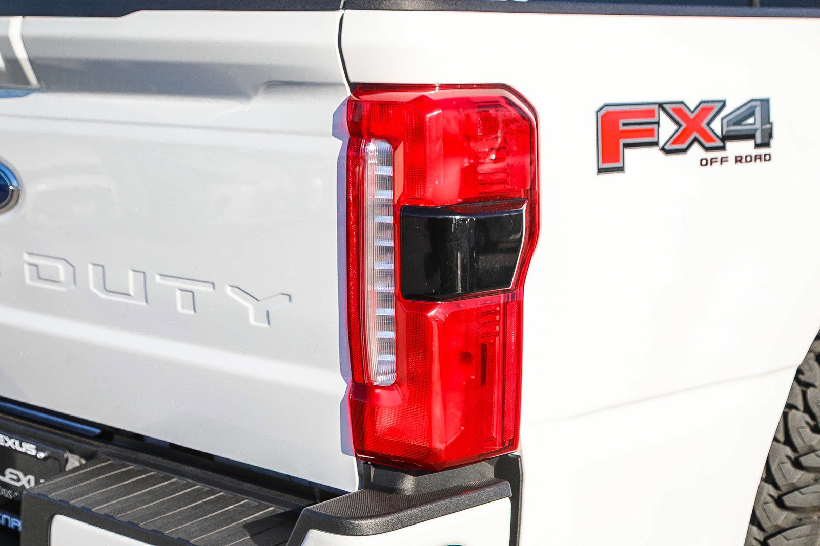 Used 2024 Ford F350 Lariat w/ Lariat Ultimate Package image 9