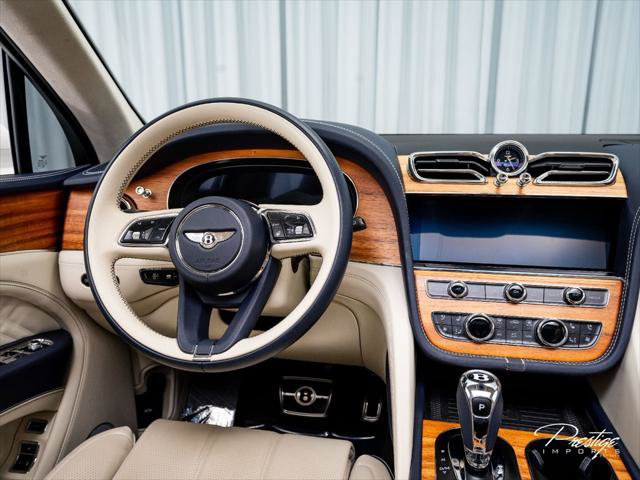 Used 2024 Bentley Bentayga AWD/4WD image 31