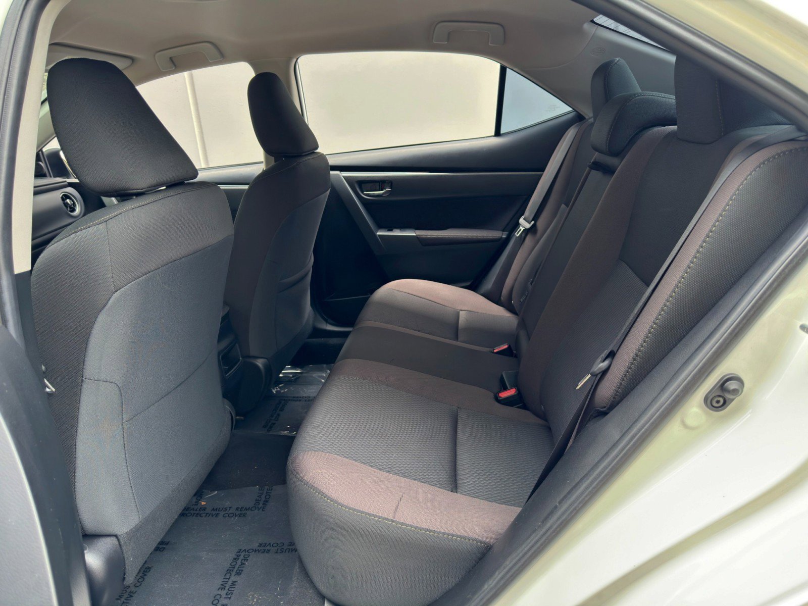 Used 2019 Toyota Corolla LE w/ Carpet Mat Package (TMS) FWD image 32