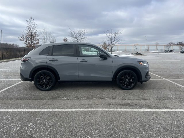 Used 2023 Honda HR-V Sport image 9
