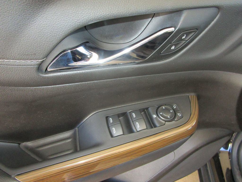 Used 2021 GMC Acadia SLE image 25