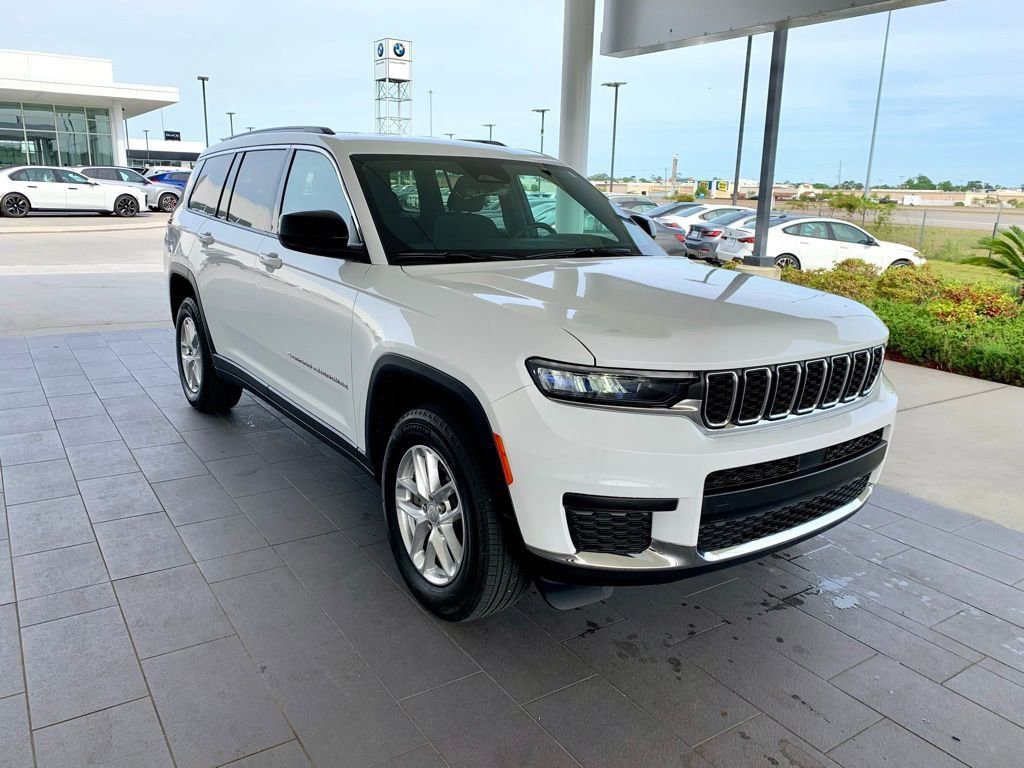 Used 2025 Jeep Grand Cherokee L Laredo w/ Luxury Tech Group I RWD image 3