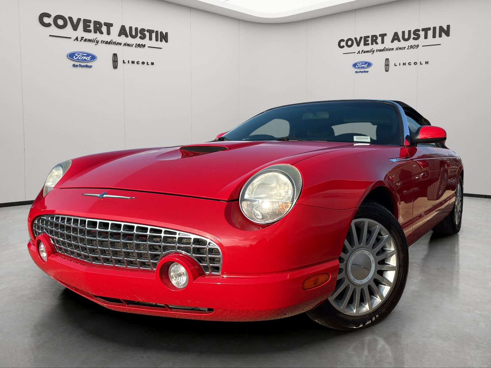Used 2005 Ford Thunderbird image 1