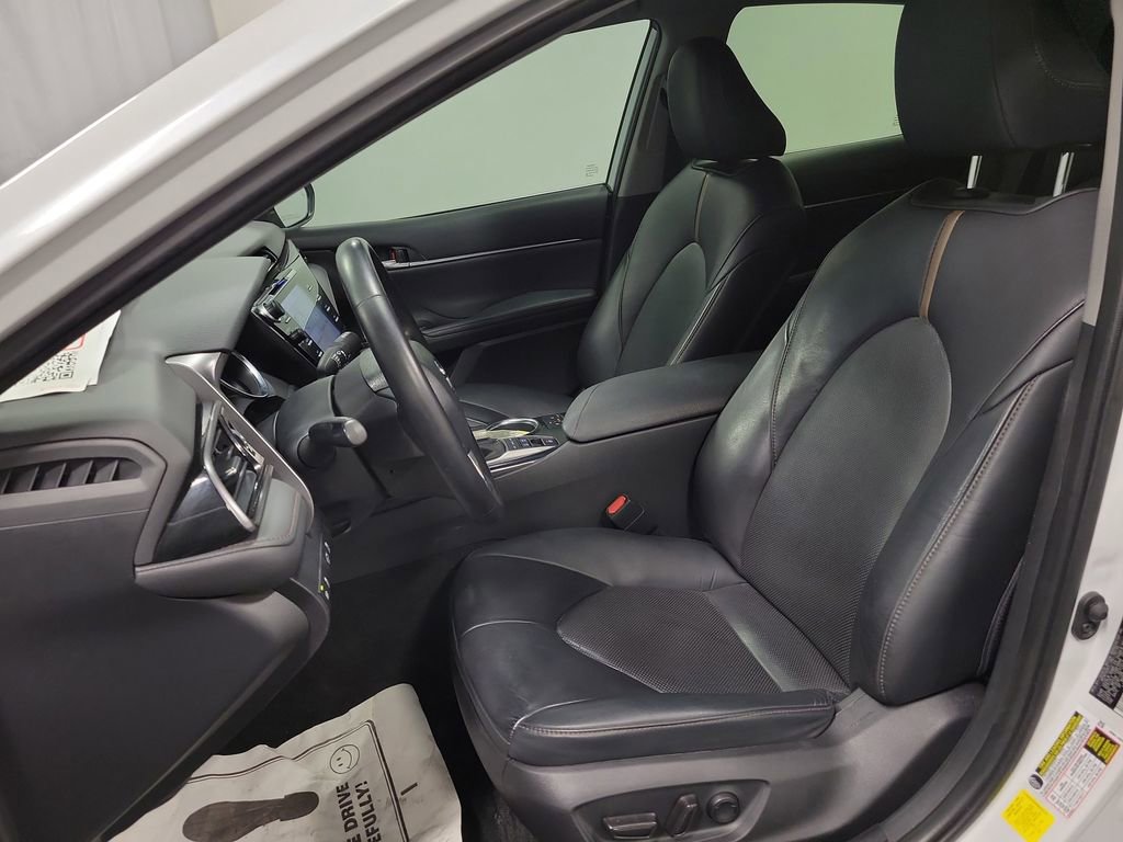 Used 2020 Toyota Camry XLE image 13