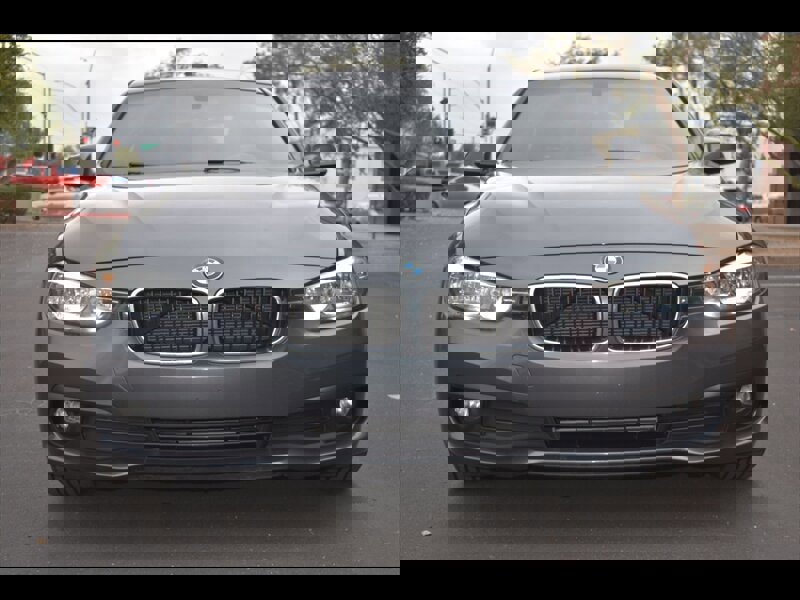 Used 2016 BMW 320i Sedan w/ Sport Package image 8