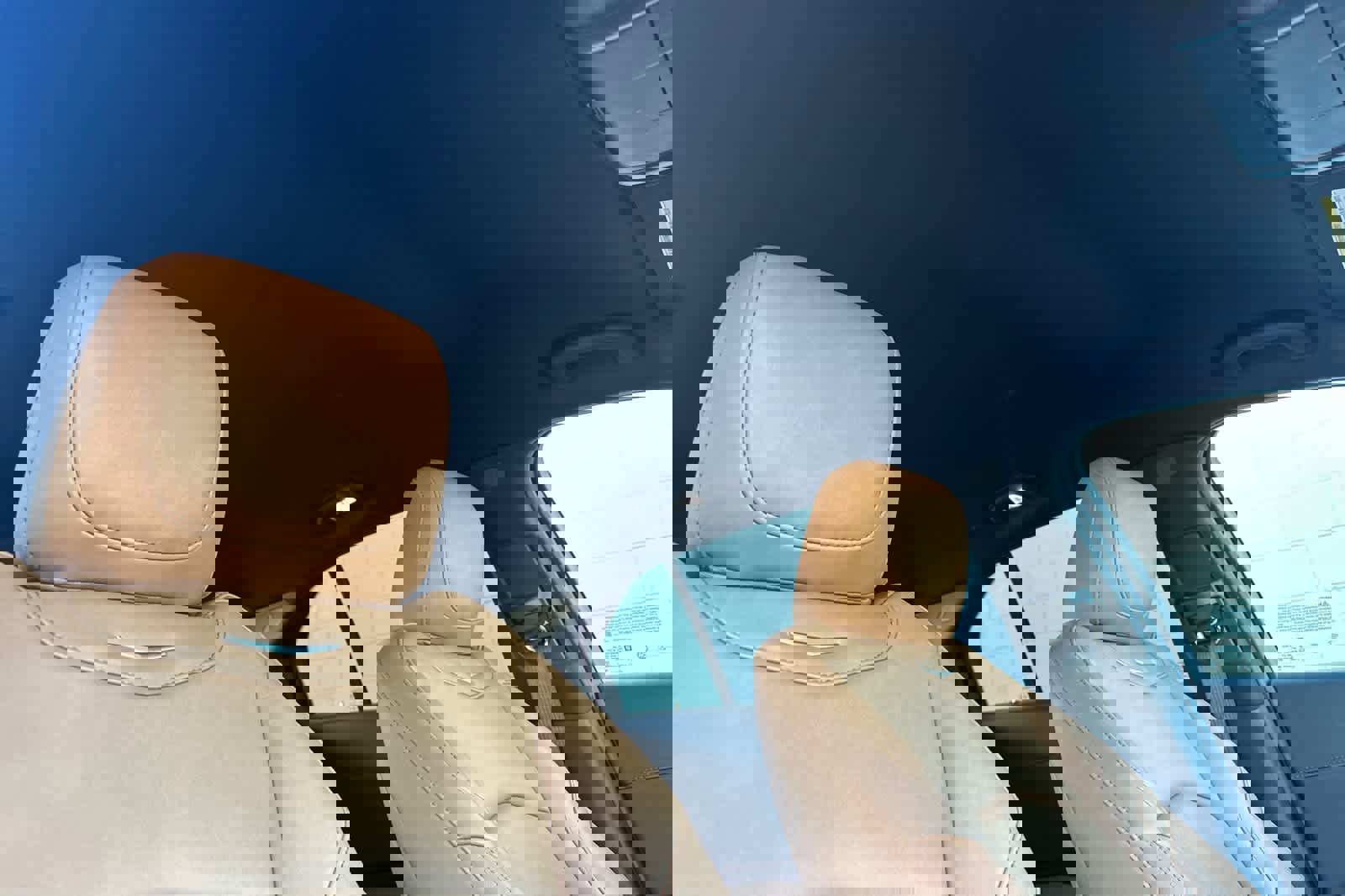 Used 2024 Cadillac XT4 Sport image 18