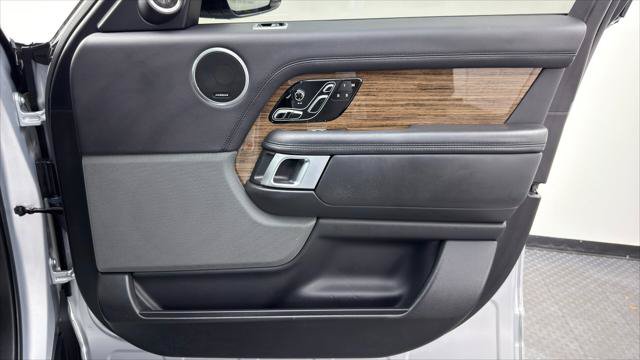 Used 2019 Land Rover Range Rover Supercharged AWD/4WD image 23