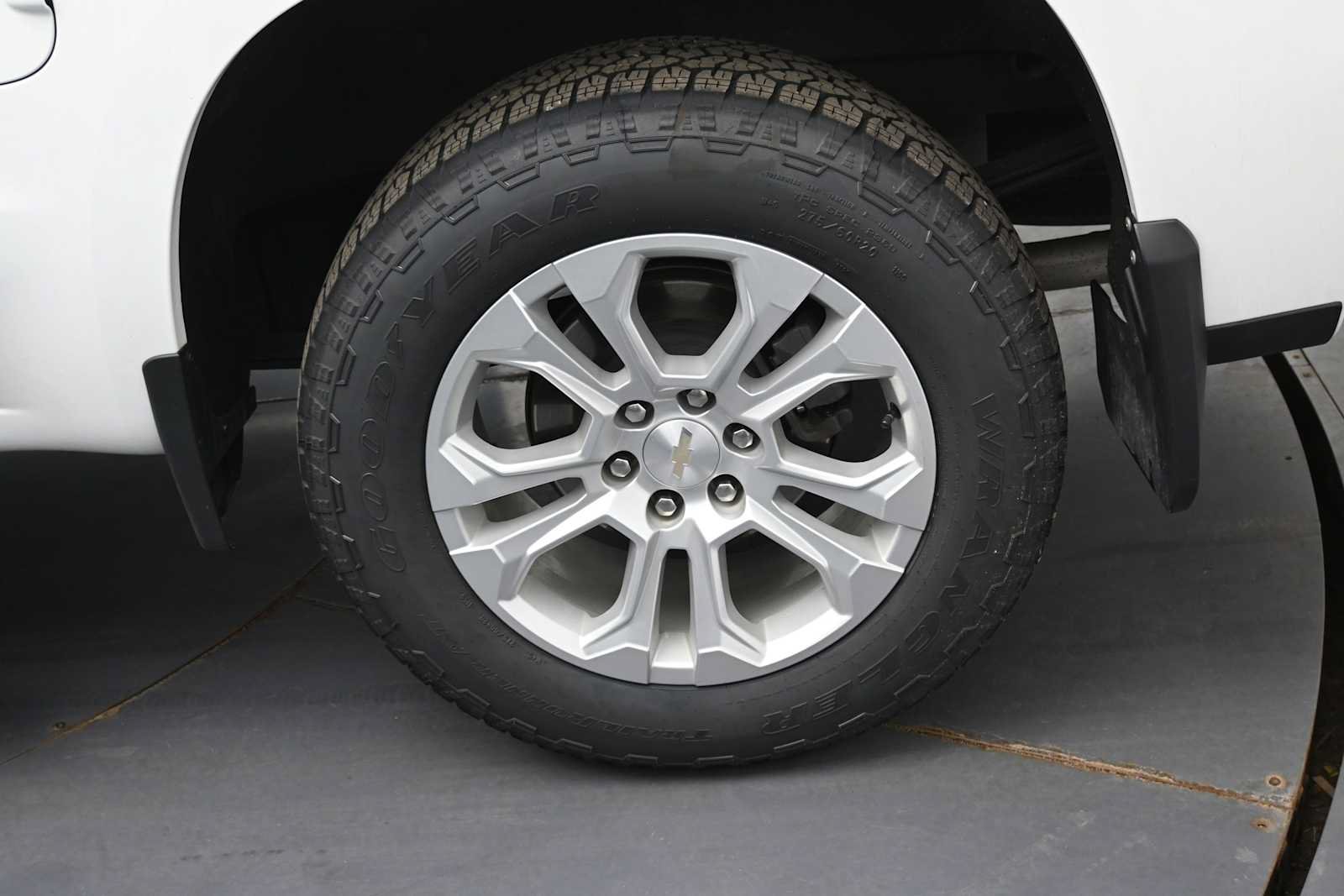 Used 2023 Chevrolet Silverado 1500 LTZ AWD/4WD image 5