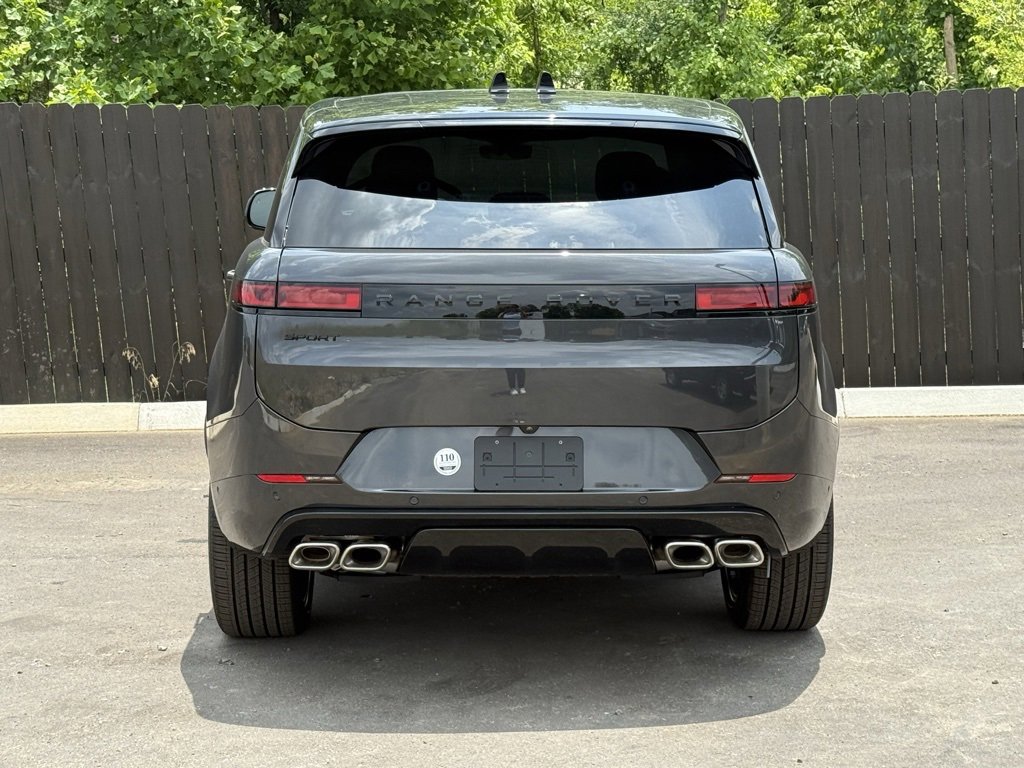 New 2025 Land Rover Range Rover Sport Dynamic SE image 4