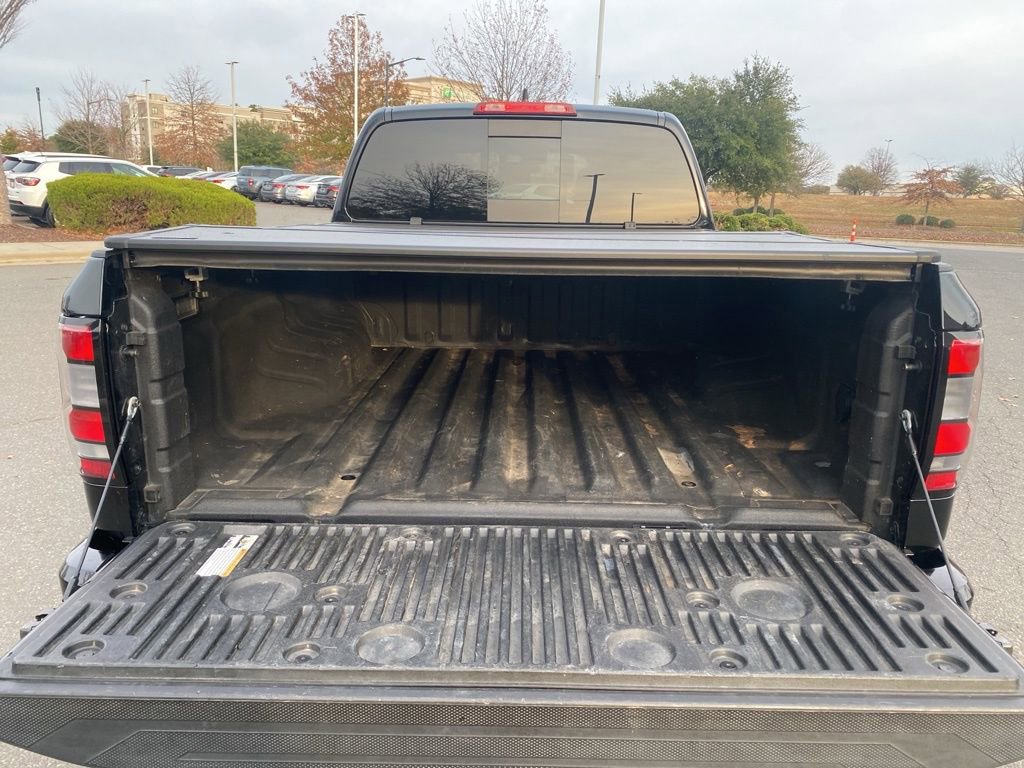 Used 2023 Nissan Frontier SV image 9