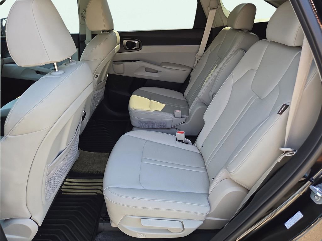 Certified 2024 Kia Sorento EX w/ Panoramic Sunroof Package image 21