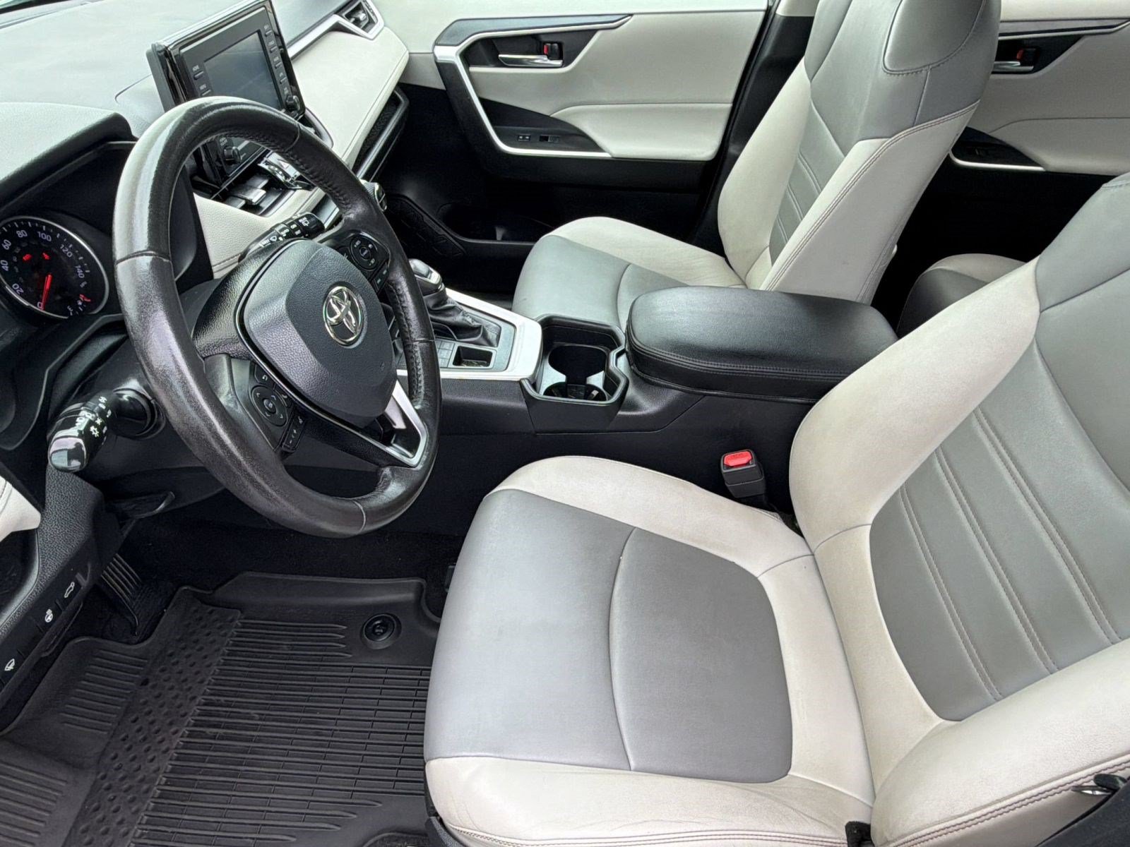 Certified 2021 Toyota RAV4 XLE Premium AWD/4WD image 5
