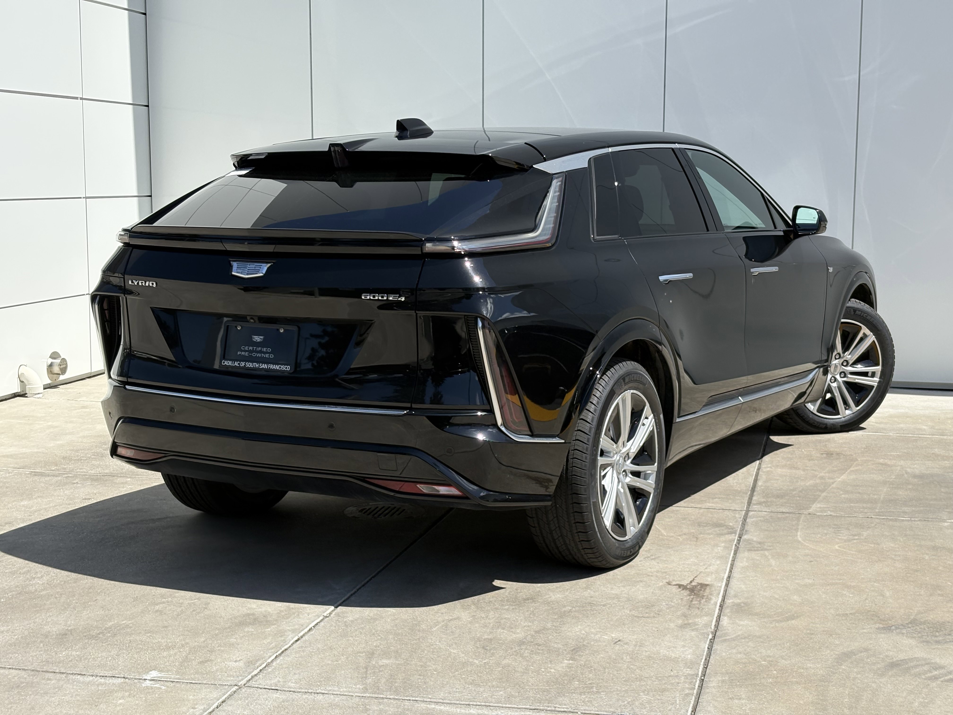 Certified 2024 Cadillac Lyriq Tech w/ LPO, Floor Liner Package AWD/4WD image 7