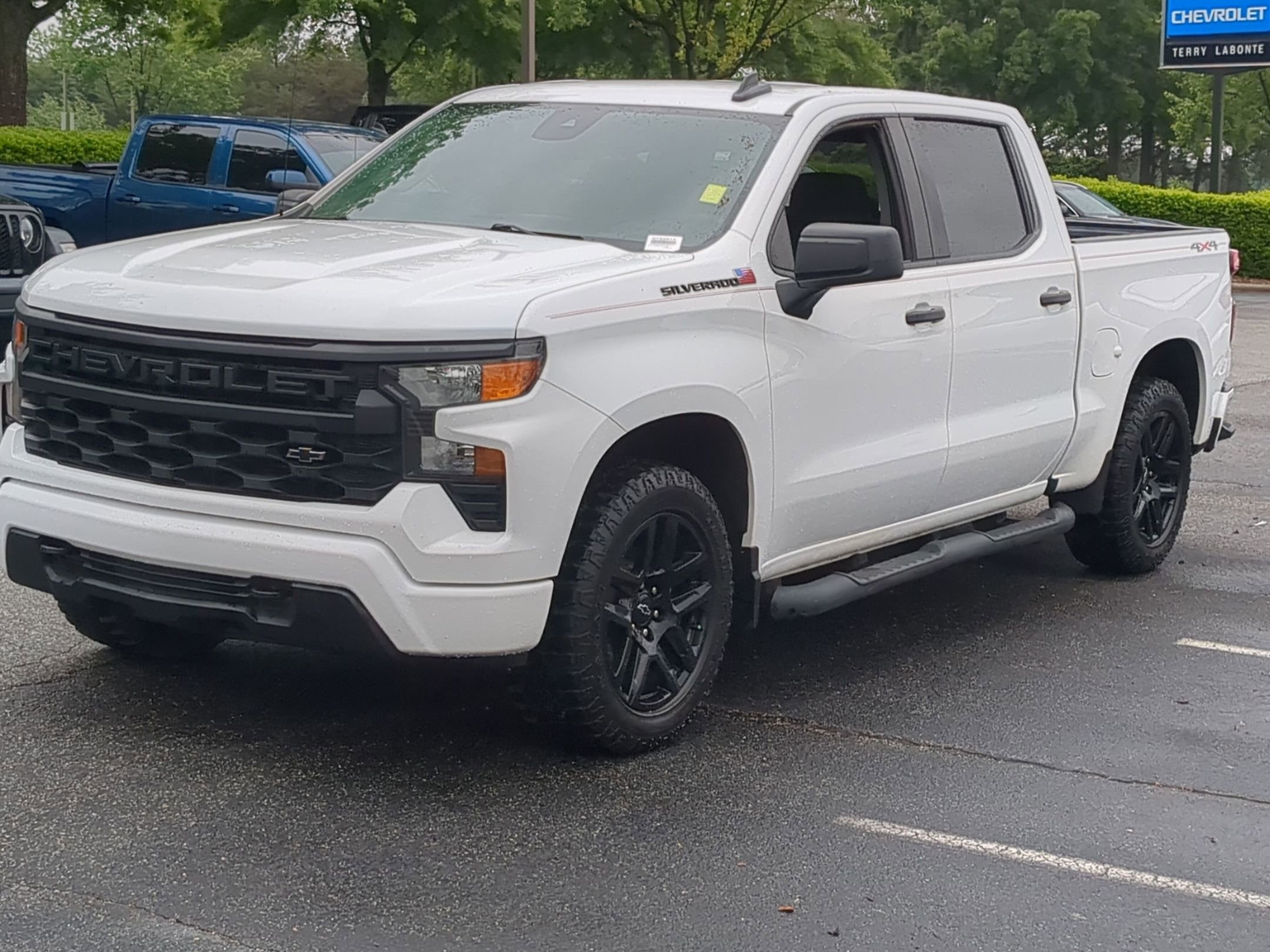 Used 2024 Chevrolet Silverado 1500 Custom w/ Rally Edition AWD/4WD image 5