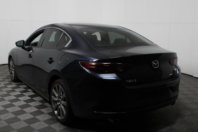 Used 2020 MAZDA MAZDA3 Sedan w/ Select Package image 4