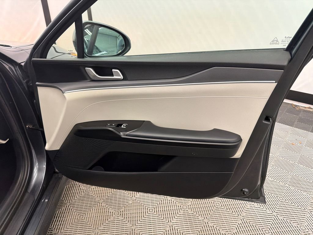Used 2022 Kia K5 LXS image 15