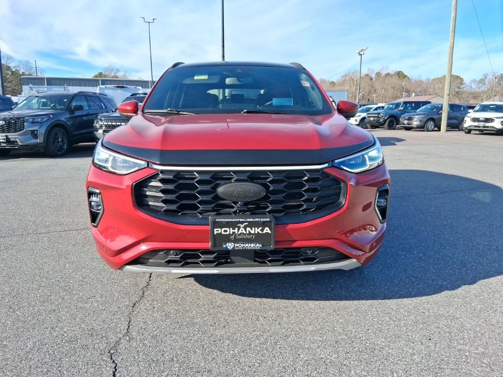 Used 2023 Ford Escape ST-Line Elite w/ Premium Technology Package image 2
