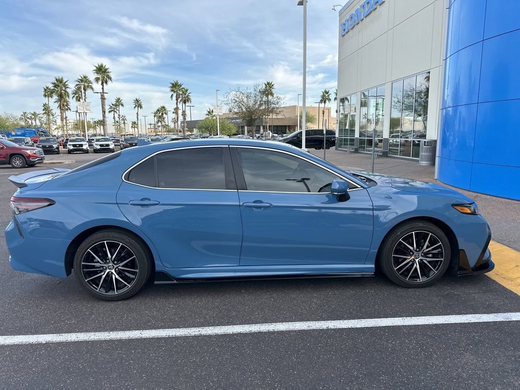 Used 2023 Toyota Camry SE image 6