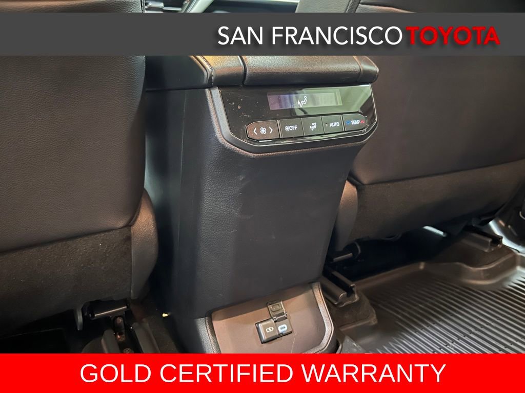 Certified 2025 Toyota Highlander XLE image 17