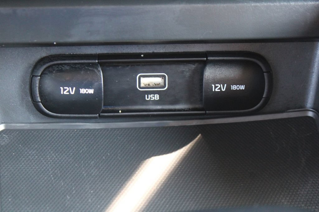 Certified 2025 Kia Soul LX w/ LX Technology Package FWD image 34