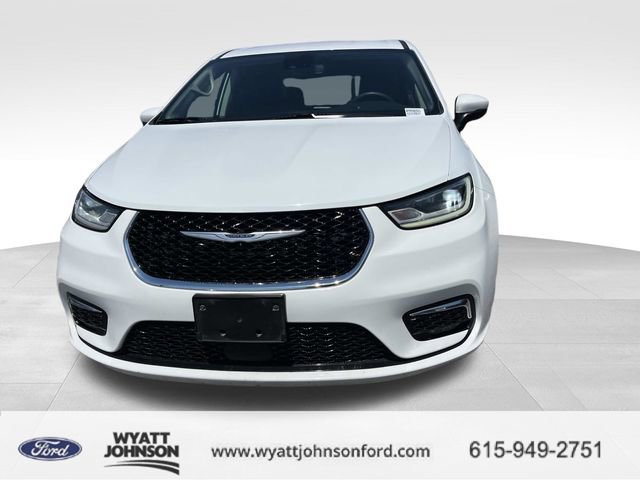 Used 2023 Chrysler Pacifica Touring-L image 8