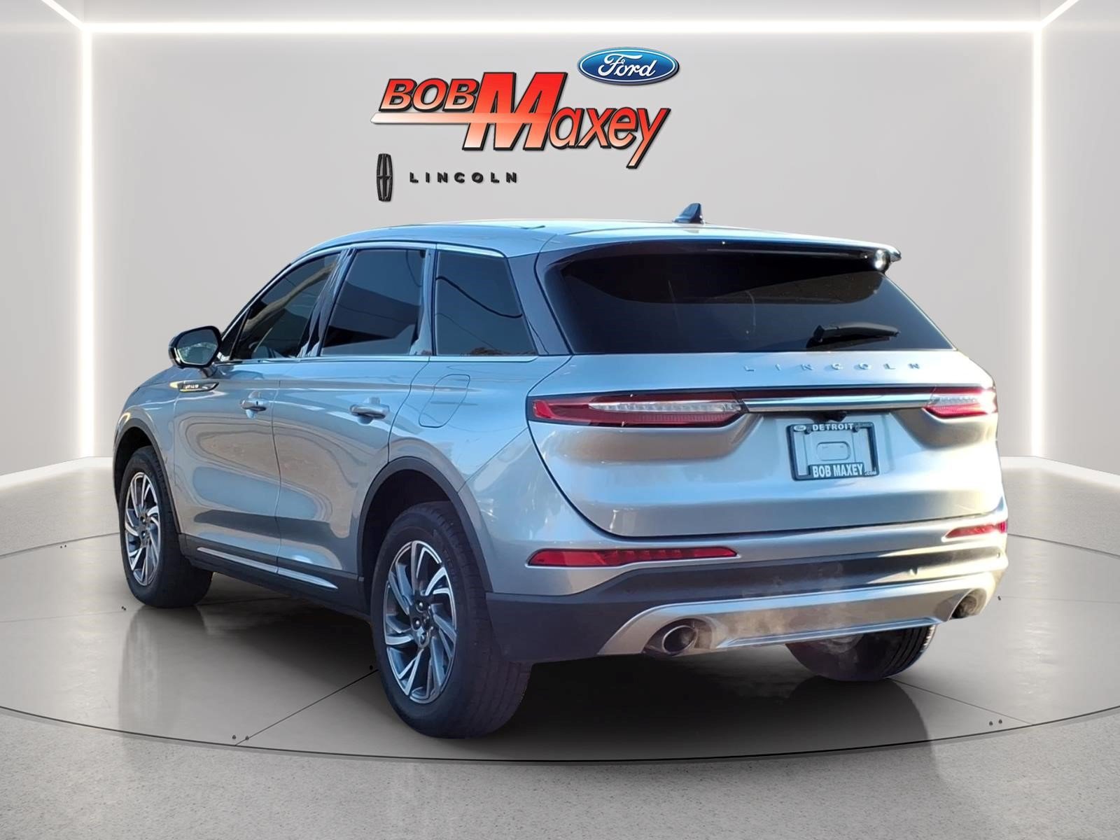 Used 2023 Lincoln Corsair AWD image 6