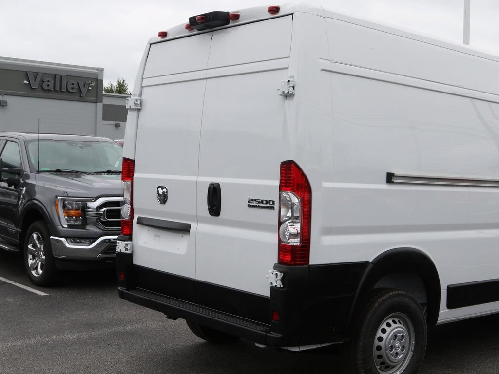 New 2024 RAM ProMaster 2500 w/ Premium Convenience Group FWD image 27
