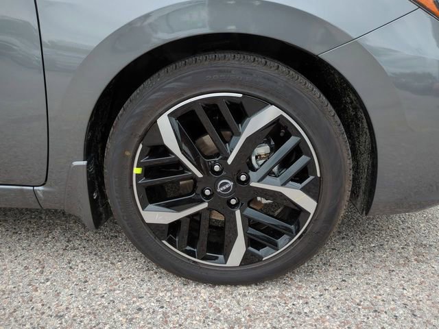 New 2025 Nissan Versa SR w/ Trunk Package image 11