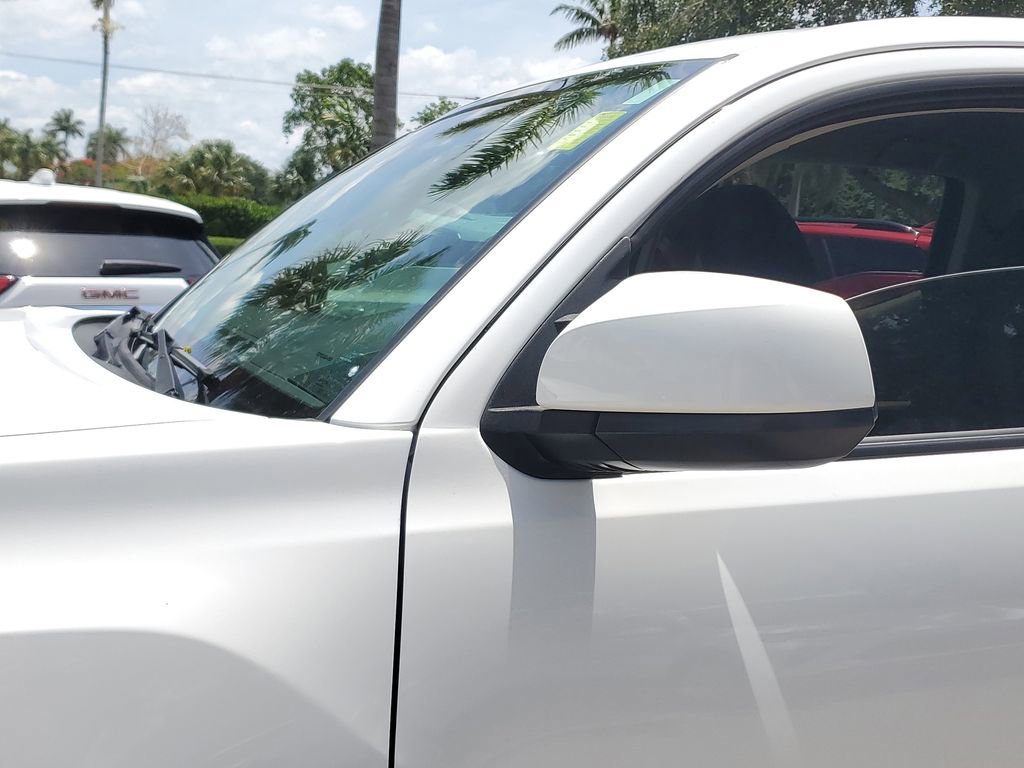 Used 2019 Toyota Tacoma SR5 RWD image 12