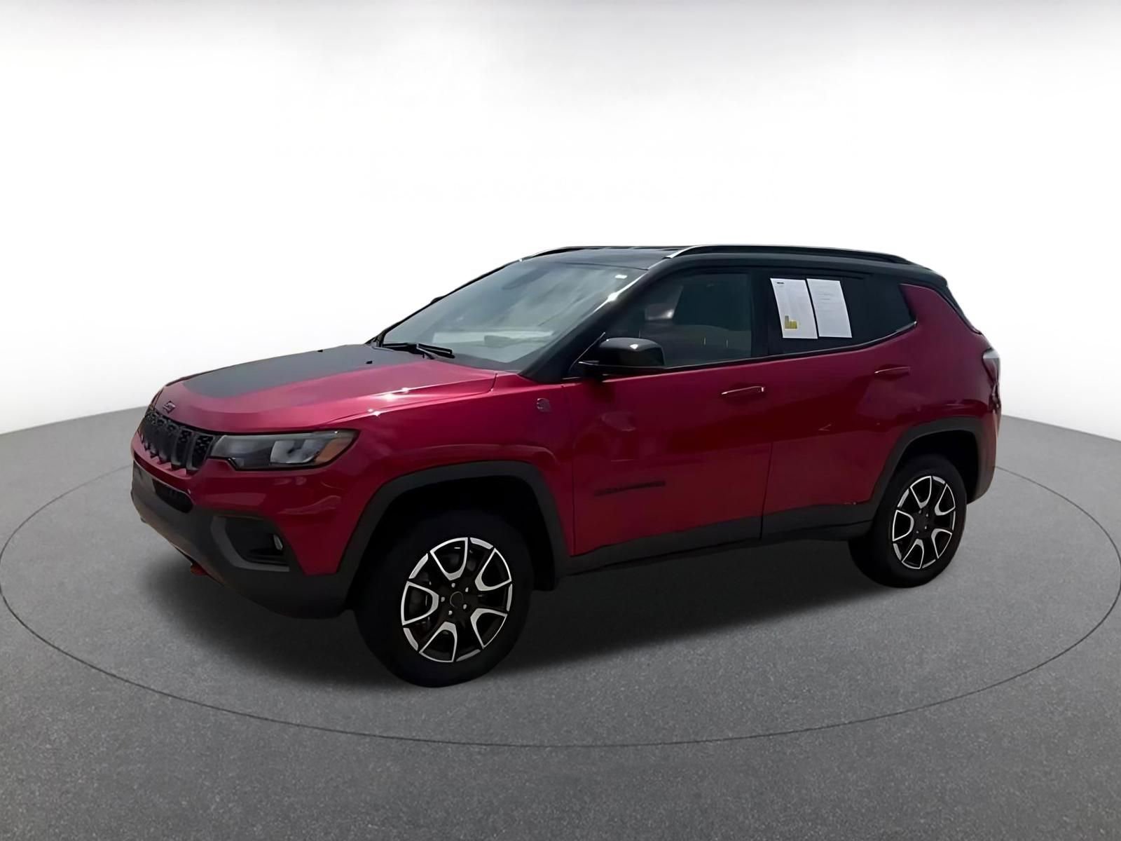 Used 2025 Jeep Compass Trailhawk AWD/4WD image 7