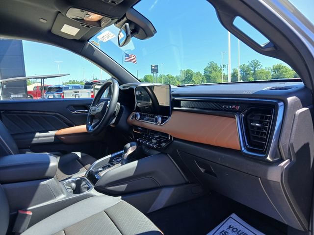Certified 2024 GMC Canyon AT4 w/ AT4 Premium Package AWD/4WD image 15