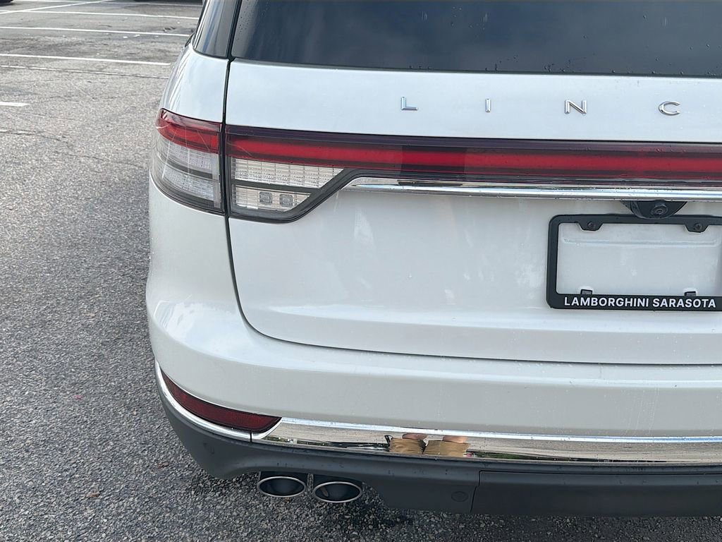 Used 2020 Lincoln Aviator Reserve w/ Elements Package Plus image 12