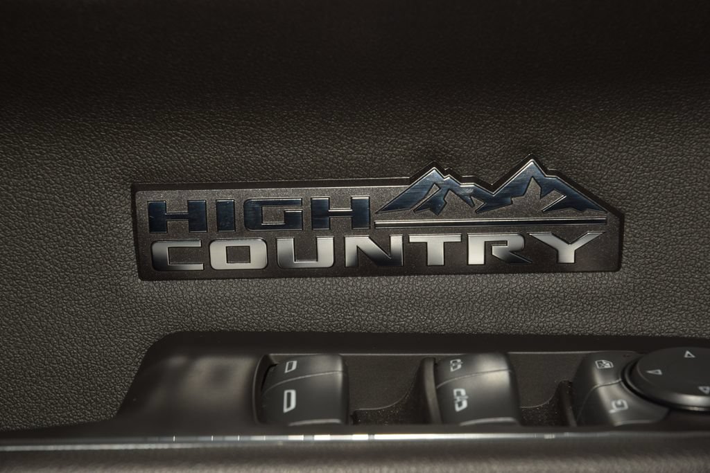 Used 2025 Chevrolet Silverado 1500 High Country w/ High Country Premium Package AWD/4WD image 51