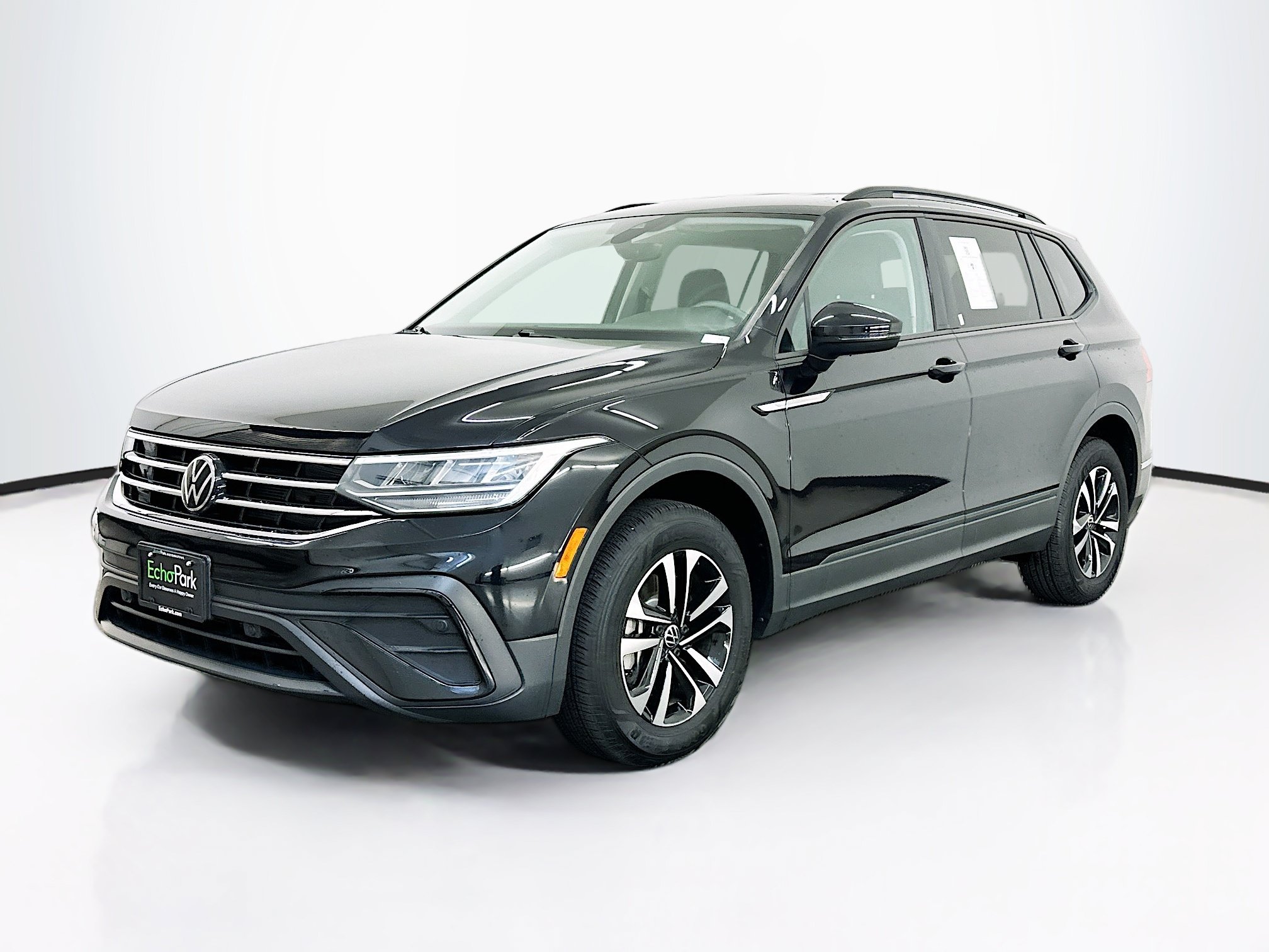 Used 2024 Volkswagen Tiguan S AWD/4WD image 3