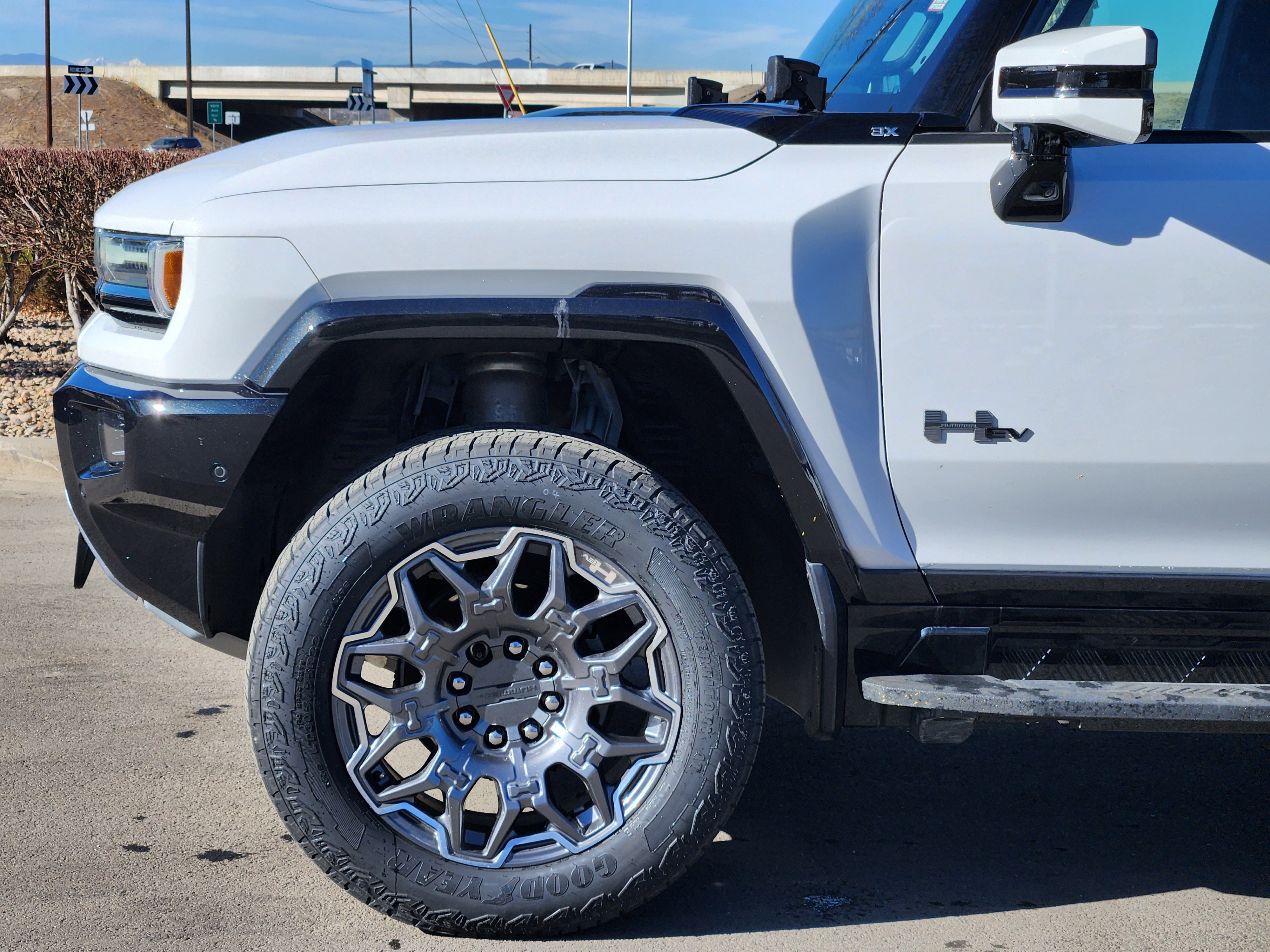 Certified 2024 GMC Hummer EV 3X w/ LPO, Illumination Package image 5