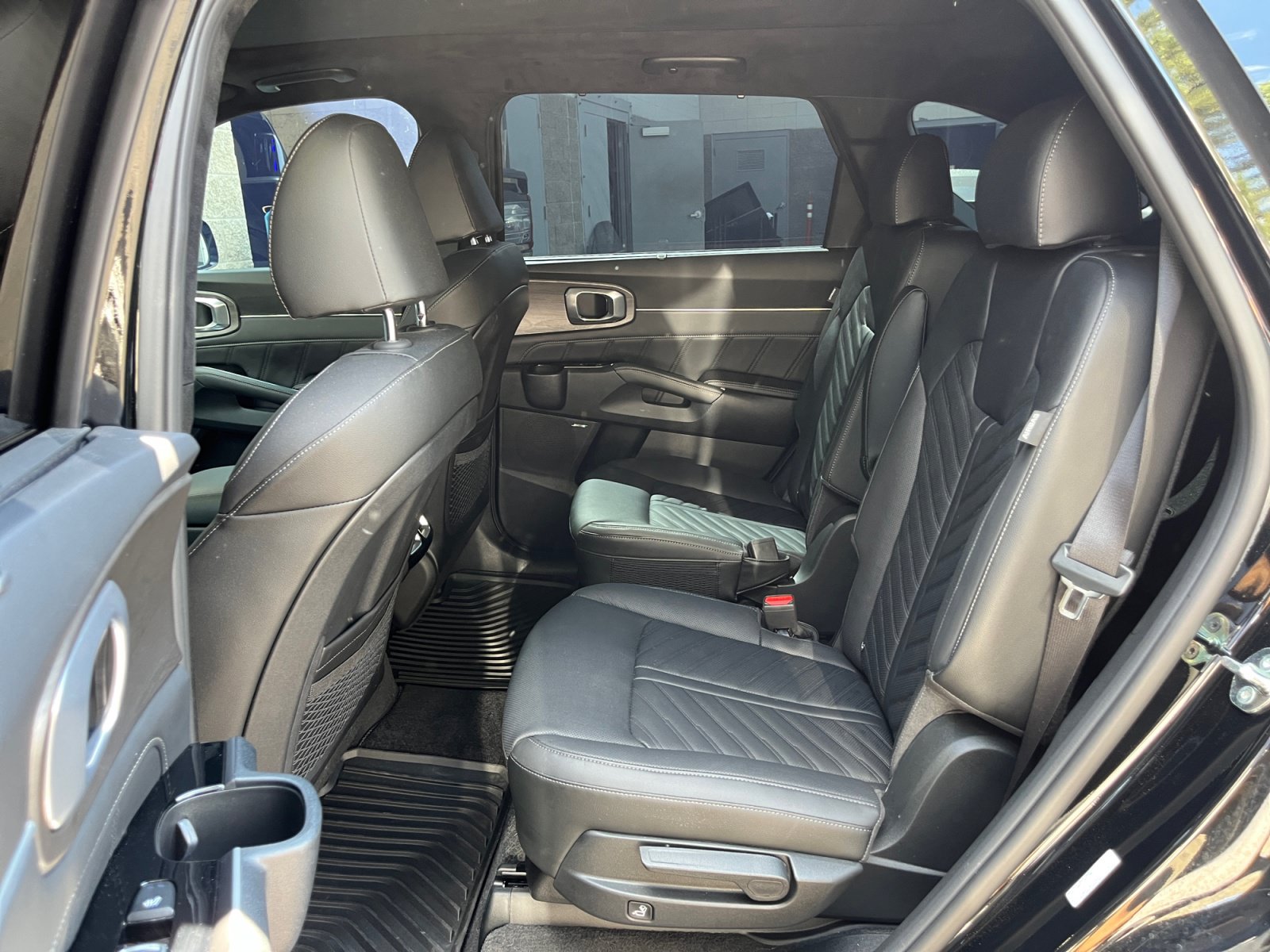 Used 2025 Kia Sorento SX Prestige AWD/4WD image 25
