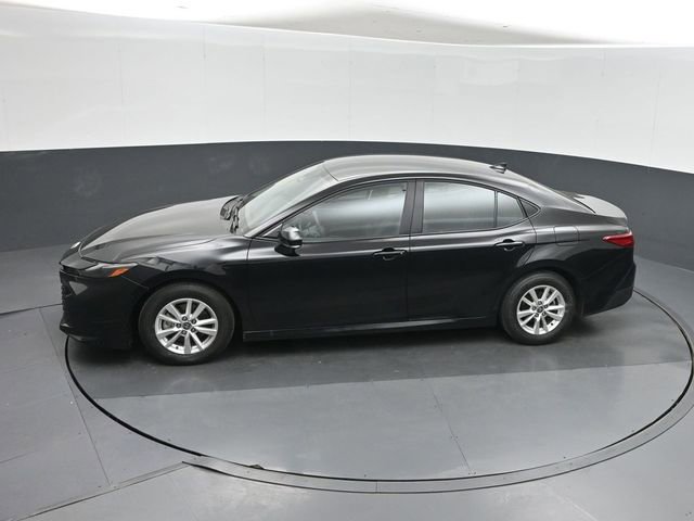 Used 2025 Toyota Camry LE FWD image 34