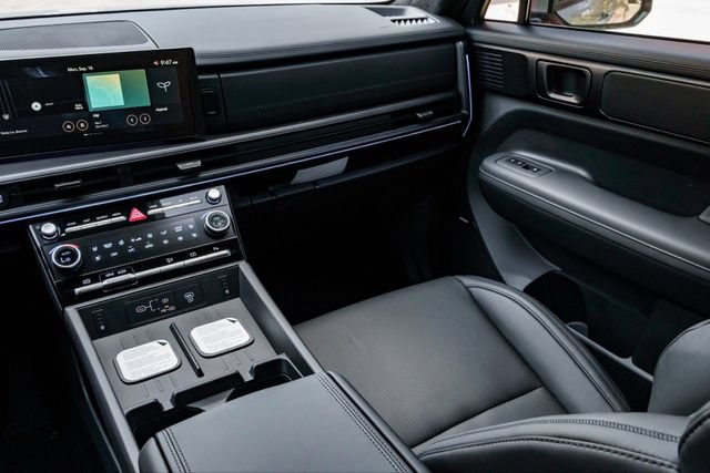 New 2026 Hyundai Santa Fe Calligraphy FWD image 23