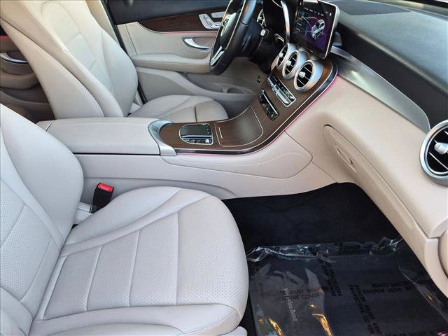 Used 2021 Mercedes-Benz GLC 300 4MATIC image 19