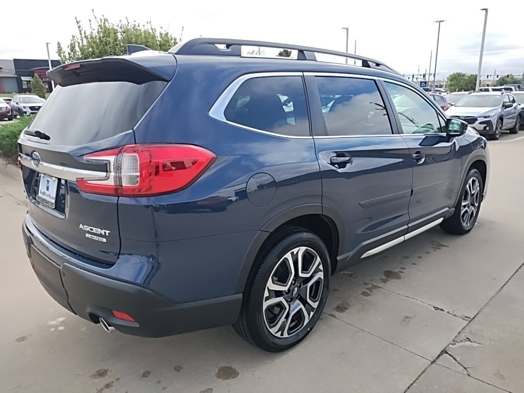 New 2025 Subaru Ascent Limited image 8