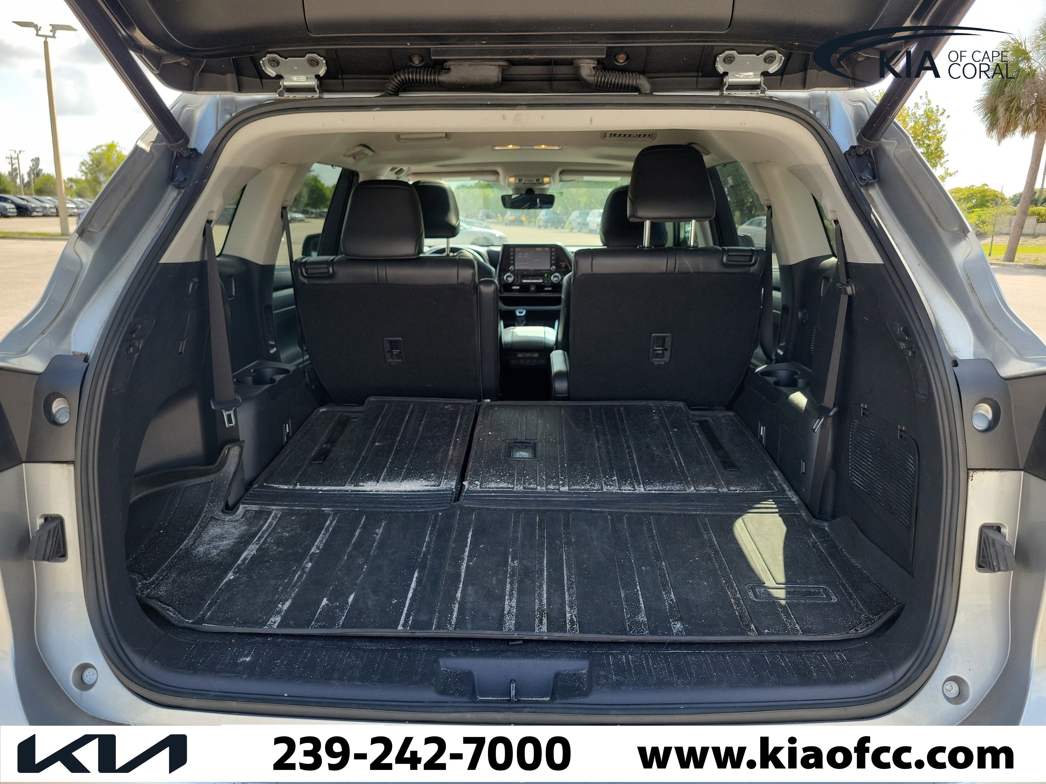 Used 2022 Toyota Highlander XLE FWD image 10