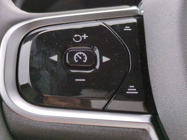 New 2026 Volvo XC90 B6 Plus w/ Protection Package Premier AWD/4WD image 21