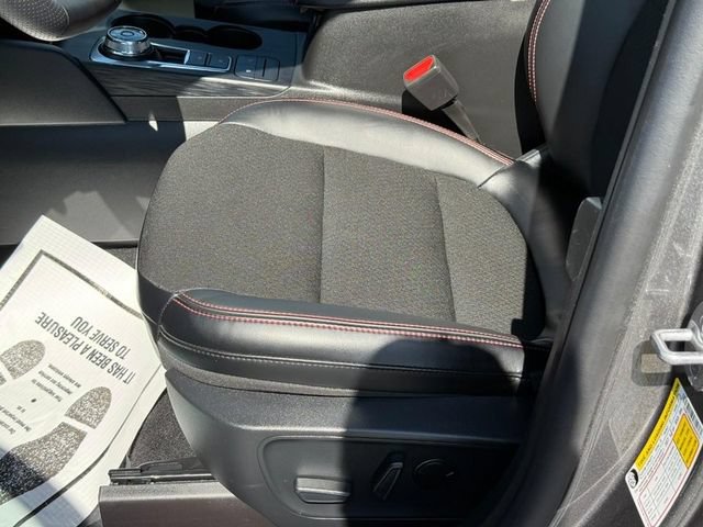 Used 2025 Ford Escape ST-Line AWD/4WD image 15