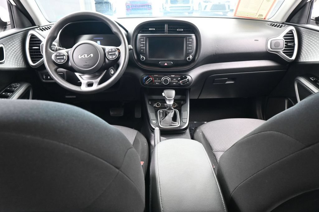 Used 2024 Kia Soul LX w/ Option Group 015 FWD image 34